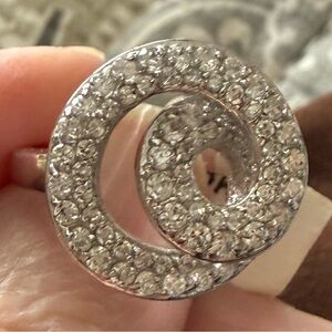 Elegant Silver Swirl Ring